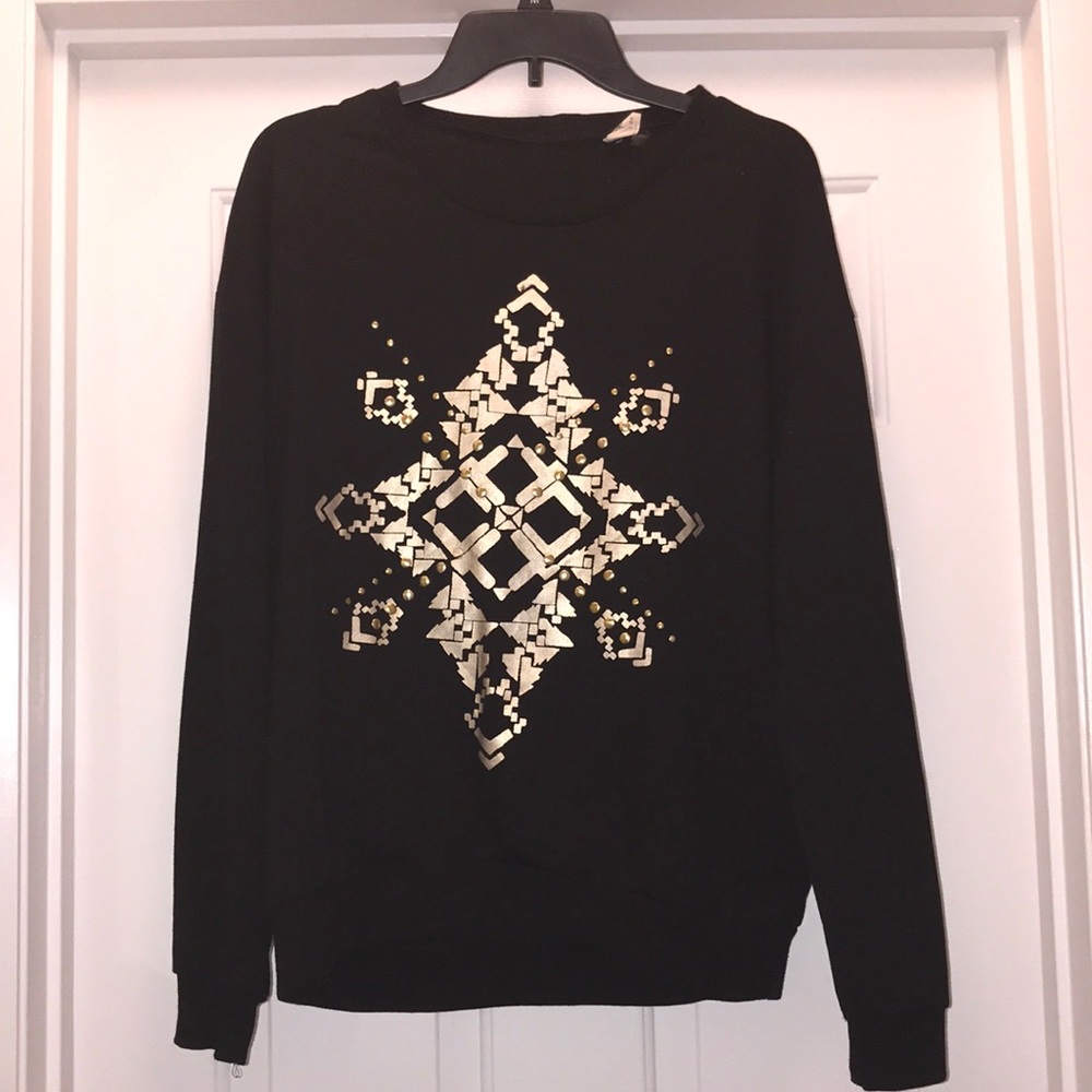 Black snowflake sweatshirt